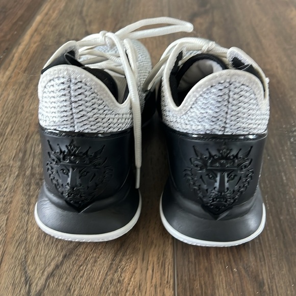 Nike Labron Witness 4 Men’s Size 8 Black White - Picture 5 of 11